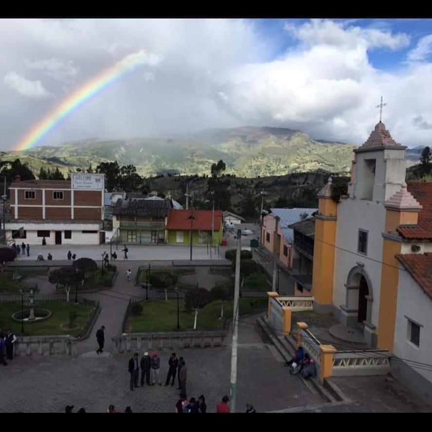 Hostal Dona Clarita & Vegetarian Food Chugchilán Extérieur photo